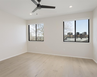 4703 Munger Avenue - Photo Thumbnail 21