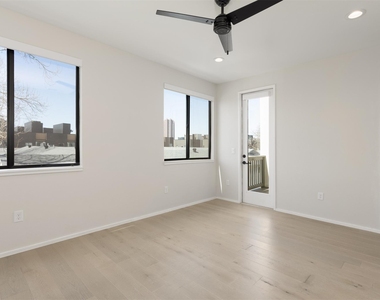 4703 Munger Avenue - Photo Thumbnail 24