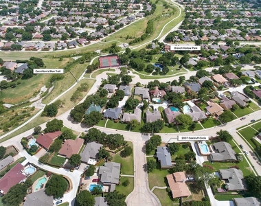 2037 Oakbluff Circle - Photo Thumbnail 2