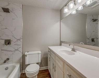3301 Greenbrier Terrace - Photo Thumbnail 7