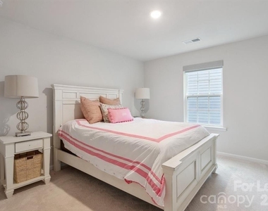 17812 New Mark Avenue - Photo Thumbnail 22