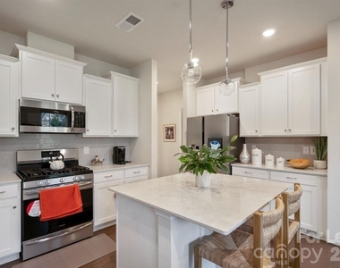 17812 New Mark Avenue - Photo Thumbnail 8