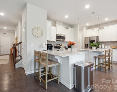 17812 New Mark Avenue - Photo Thumbnail 7
