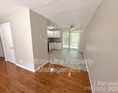 561 Blendwood Drive - Photo Thumbnail 2