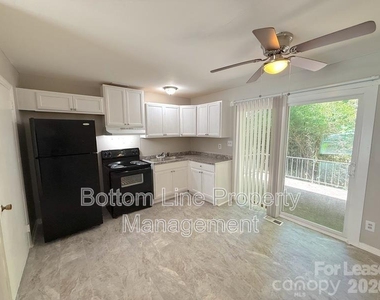 561 Blendwood Drive - Photo Thumbnail 3