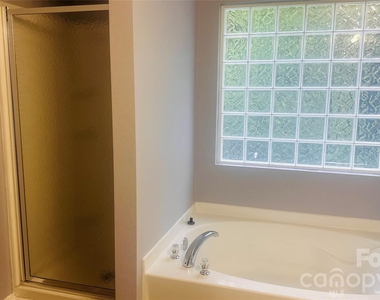 3039 Buckleigh Street - Photo Thumbnail 8