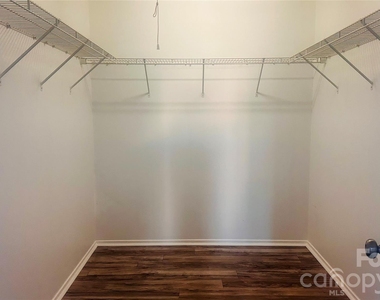 3039 Buckleigh Street - Photo Thumbnail 9