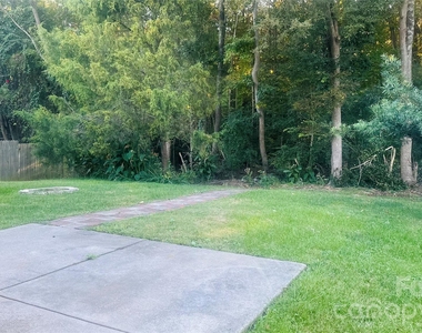 3039 Buckleigh Street - Photo Thumbnail 13