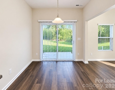914 Battleground Avenue - Photo Thumbnail 3