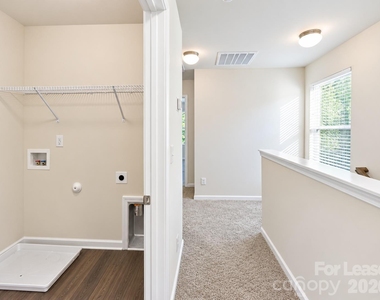 914 Battleground Avenue - Photo Thumbnail 14