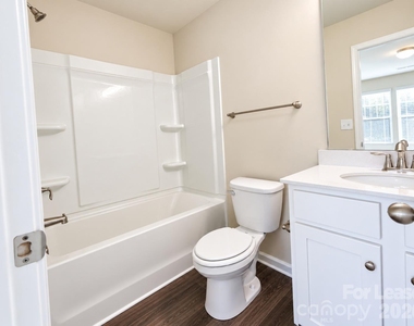 914 Battleground Avenue - Photo Thumbnail 23