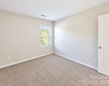 914 Battleground Avenue - Photo Thumbnail 24