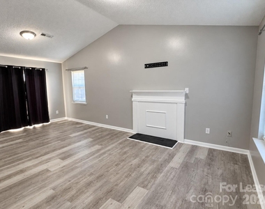 1302 Eagles Landing Drive - Photo Thumbnail 5