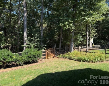 8821 Oakham Street - Photo Thumbnail 22