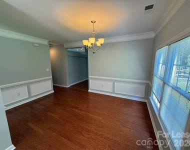 8821 Oakham Street - Photo Thumbnail 19