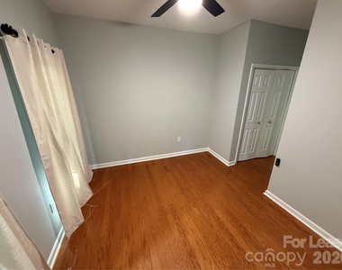 8821 Oakham Street - Photo Thumbnail 9