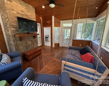 8821 Oakham Street - Photo Thumbnail 18