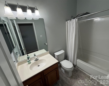 8821 Oakham Street - Photo Thumbnail 10