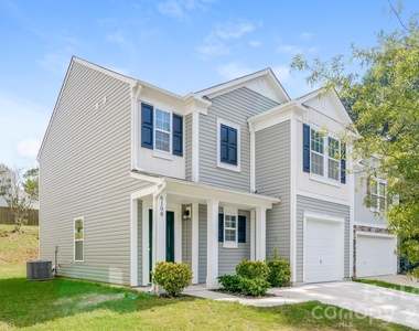 6108 Fazenda Drive - Photo Thumbnail 2
