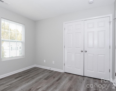 6108 Fazenda Drive - Photo Thumbnail 5