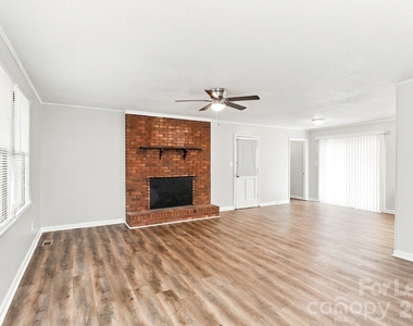 4317 Freeport Drive - Photo Thumbnail 2