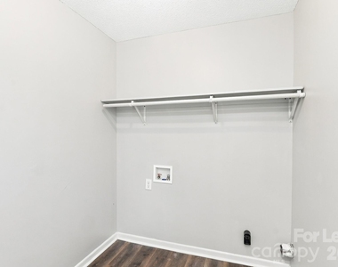 4317 Freeport Drive - Photo Thumbnail 4