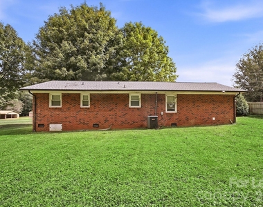 198 Harriet Lane - Photo Thumbnail 4