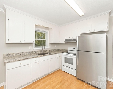 198 Harriet Lane - Photo Thumbnail 1