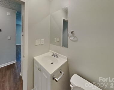 2208 Shalimar Drive - Photo Thumbnail 4