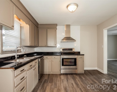 1606 Belmar Drive - Photo Thumbnail 5