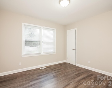 1606 Belmar Drive - Photo Thumbnail 8
