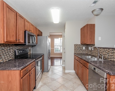 4019 Balsam Street - Photo Thumbnail 6