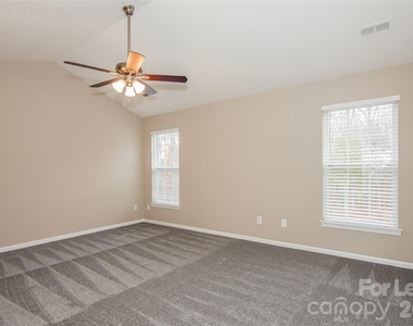 4019 Balsam Street - Photo Thumbnail 14