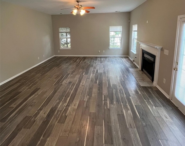15315 Edgewater Forest Lane - Photo Thumbnail 11