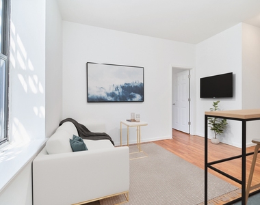 150 Manhattan Avenue - Photo Thumbnail 3