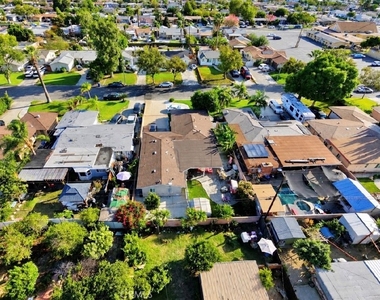 1663 Hawthorne St - Photo Thumbnail 2