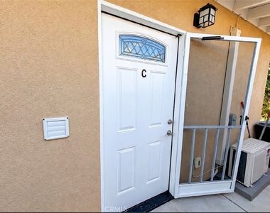 1663 Hawthorne St - Photo Thumbnail 7