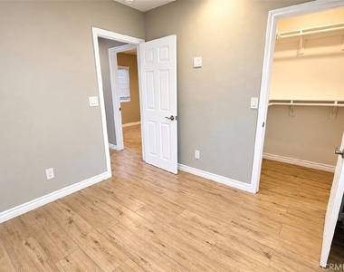 1663 Hawthorne St - Photo Thumbnail 12