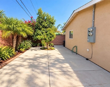 1663 Hawthorne St - Photo Thumbnail 17