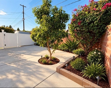1663 Hawthorne St - Photo Thumbnail 18