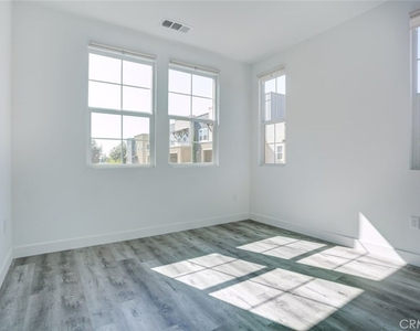 10602 Owens - Photo Thumbnail 2