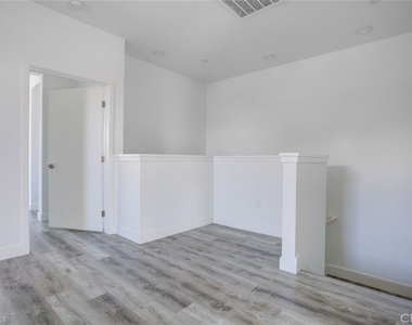 10602 Owens - Photo Thumbnail 13