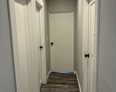 2810 Sherwin Avenue - Photo Thumbnail 8