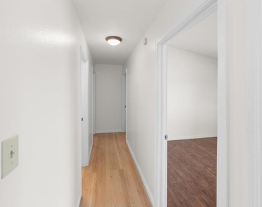 22901 Leadwell Street - Photo Thumbnail 15