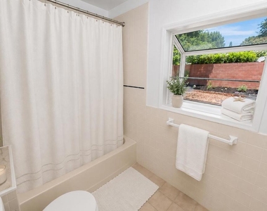 22901 Leadwell Street - Photo Thumbnail 13