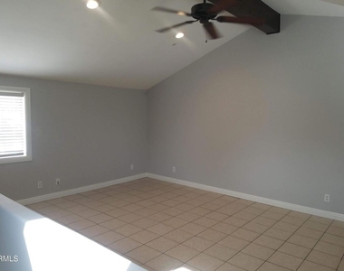 758 Westeria Lane - Photo Thumbnail 12