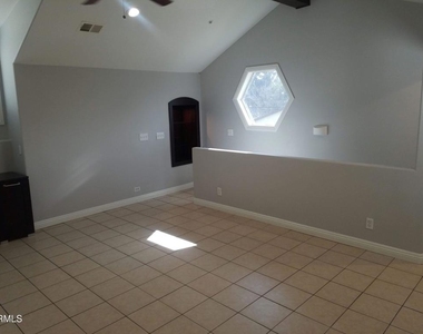 758 Westeria Lane - Photo Thumbnail 13