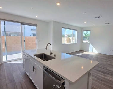 3195 Silo Paseo - Photo Thumbnail 7