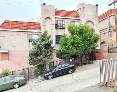 322 W Avenue 38 - Photo Thumbnail 6