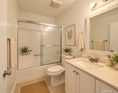 322 W Avenue 38 - Photo Thumbnail 2